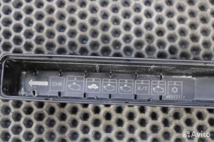 Блок предохранителей Mitsubishi Lancer CS2V 4G15