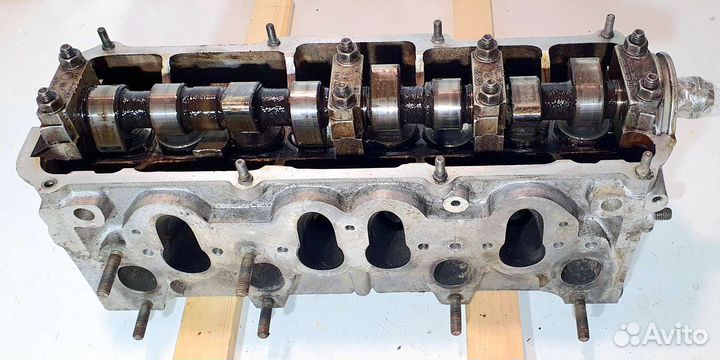 Головка блока цилиндров Audi 80 B3. 1,8 JN