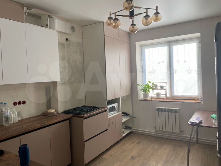 2-к. квартира, 62 м², 1/3 эт.