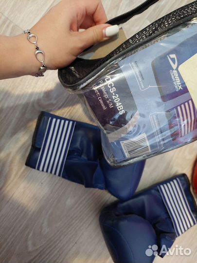 Боксерская груша и перчатки