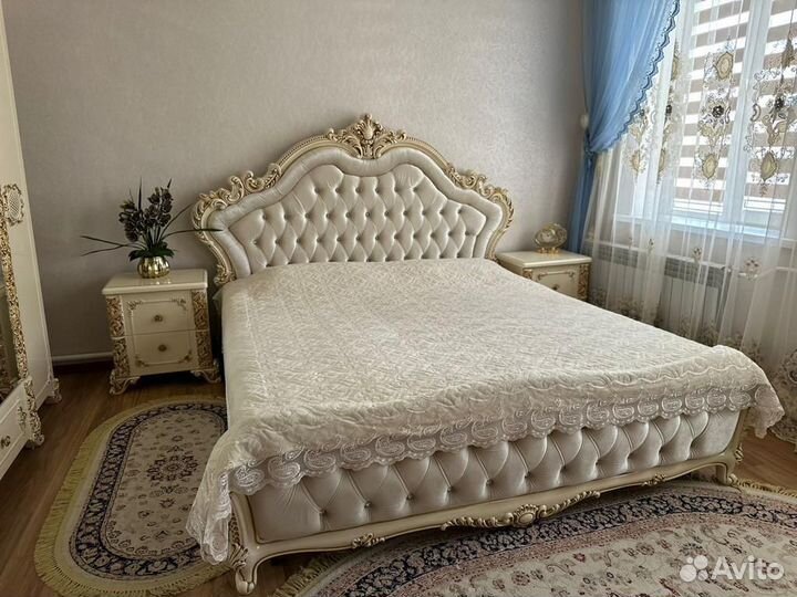 Спальный гарнитур