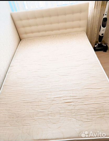 Кровать двухспальная