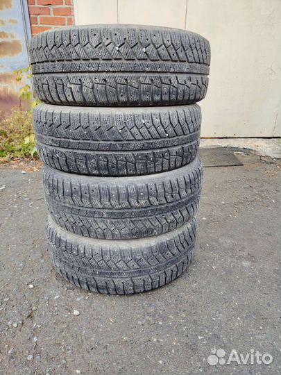 Continental ContiWinterViking 2 215/60 R16