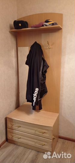 Тумба с зеркалом