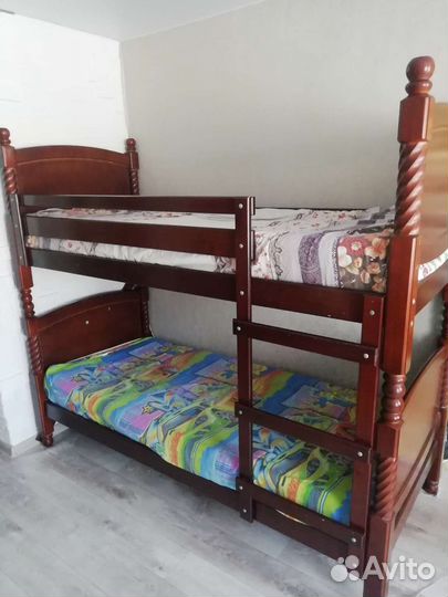 Двухъярусная кровать