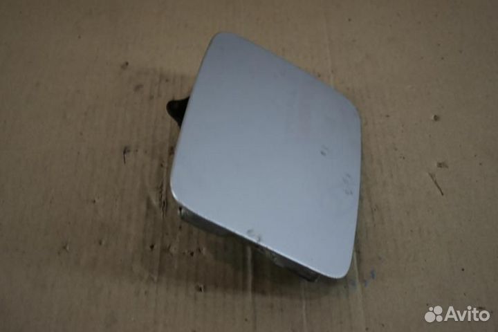 Лючок бензобака Kia Sorento 1 поколение G6CU 2002