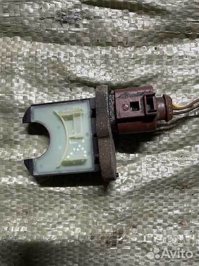 Датчик угла поворота рулевого колеса Skoda Fabia