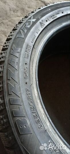 Bridgestone Blizzak VRX 225/50 R17