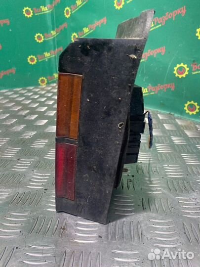 Фонарь задний левый Volkswagen Passat B3 универсал