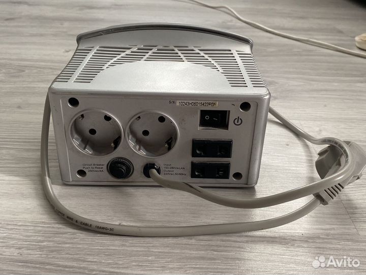 Стабилизатор напряжения