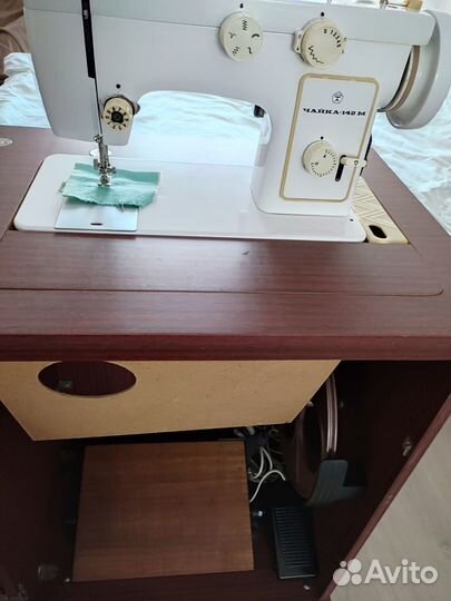 Швейная машина Чайка 142