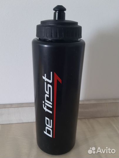 Спортивная бутылка для воды