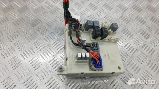 Блок предохранителей cadillac CTS 2 (2BA06M101)