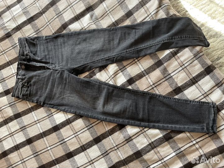 Джинсы stradivarius 38