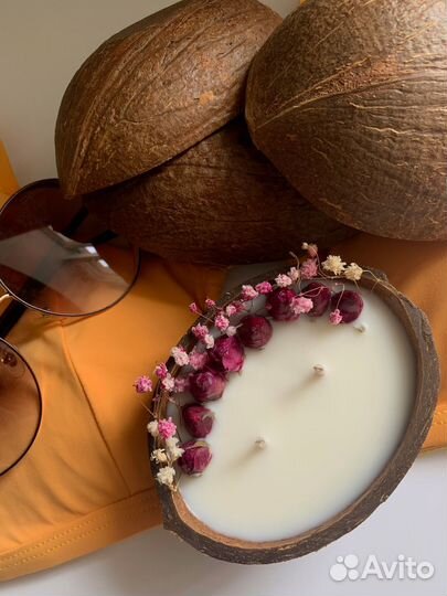 Свеча в кокосе