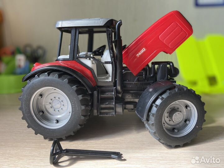 Bruder трактор