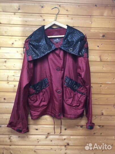 Ветровка женская