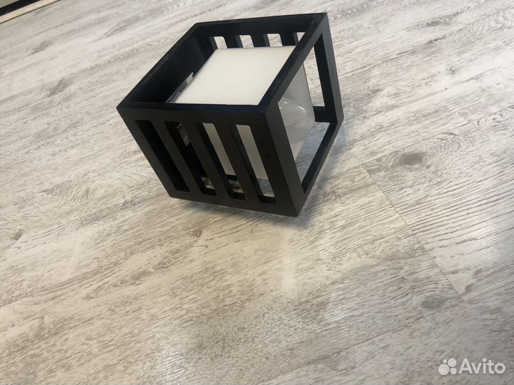 Настенный светильник бра