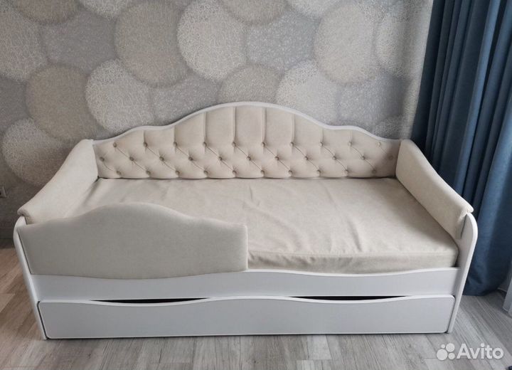 Детская кровать с ящиком или дополнительным местом