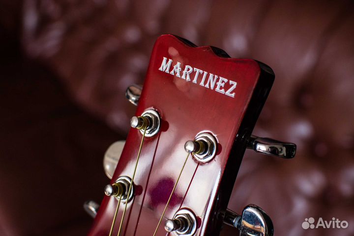 Акустическая гитара Martinez + аксессуары