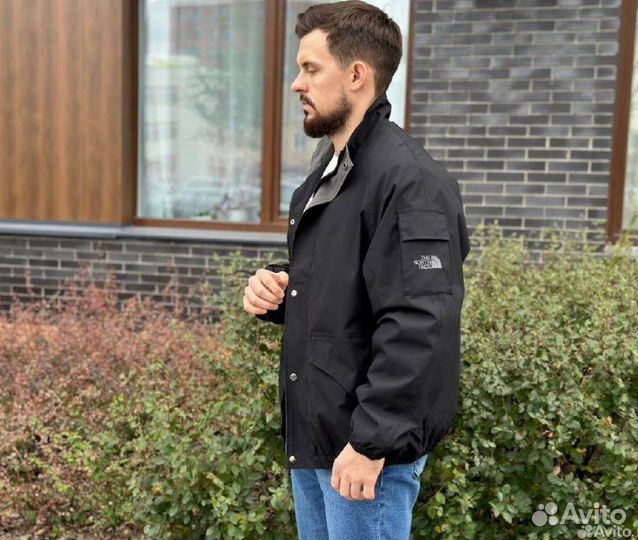 Легкая ветровка The North Face: удобно и стильно
