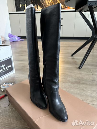 Продам сапоги Carlo Pazalini