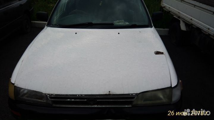 Toyota Corolla 2.2 МТ, 2000, битый, 300 000 км