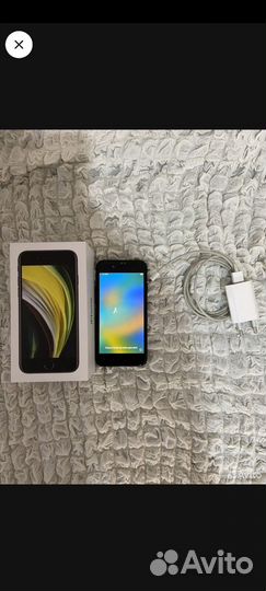 Телефон iPhone se 2020