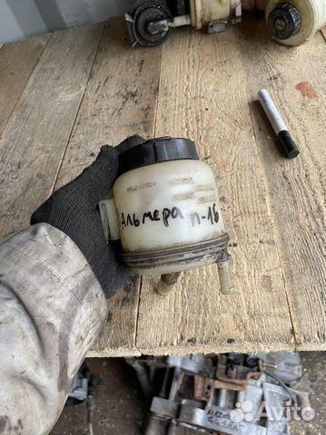 Бачок гура Nissan Almera n16