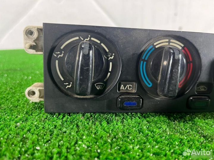 Блок управления отопителем Nissan Sunny B14