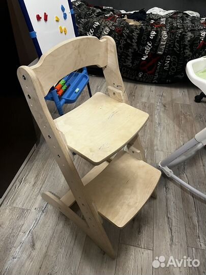 Стульчики для кормления две штуки