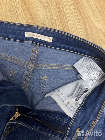 Джинсы женские levis