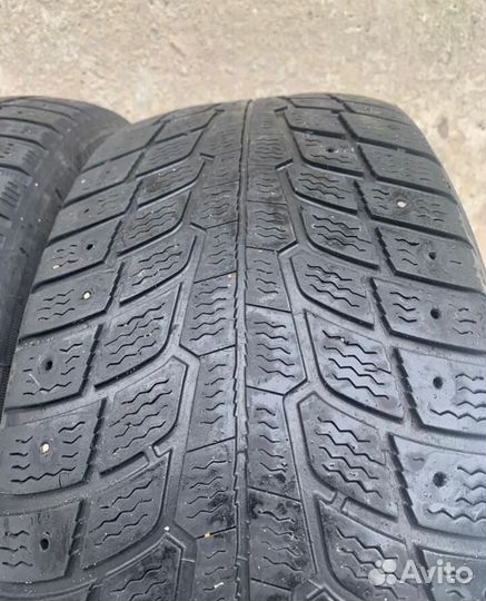 Michelin X-Ice North 215/65 R16