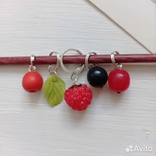 Маркеры для вязания ягоды