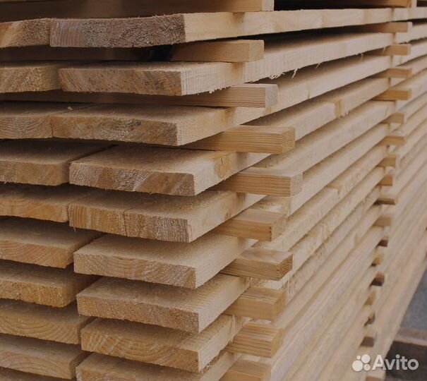 Доски сосны, природный материал для вашего дома