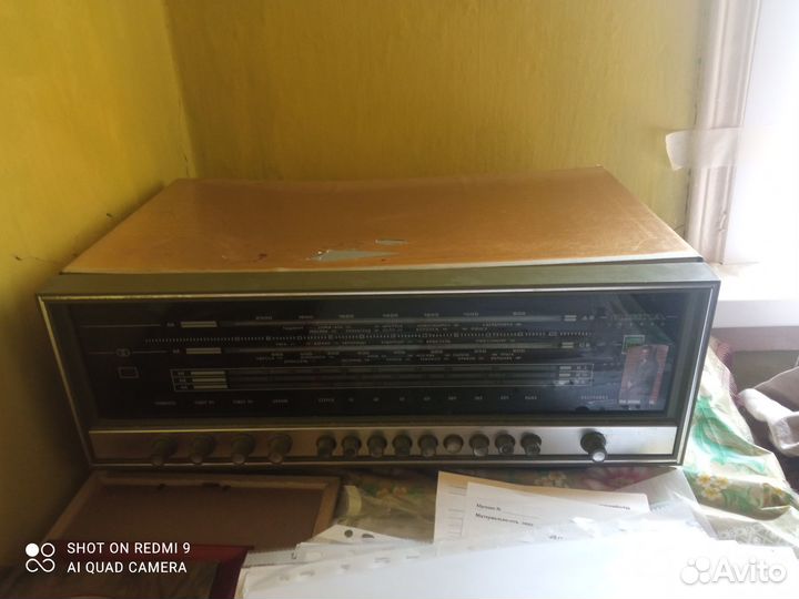 Колонка, проигрыватель, радиоприемник