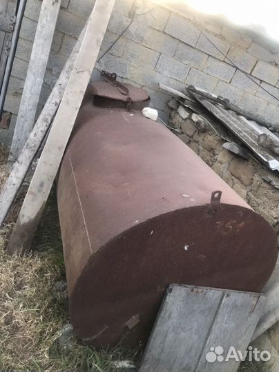 Бак для корма и воды