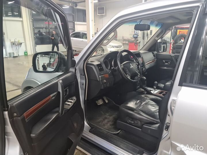 Mitsubishi Pajero 3.8 AT, 2008, 287 850 км