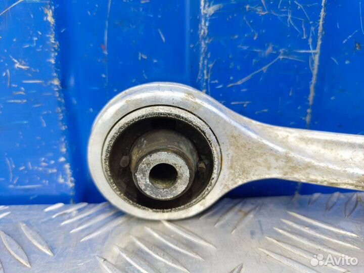 Рычаг верхний передний правый Audi A6 C5 2.4 AGA