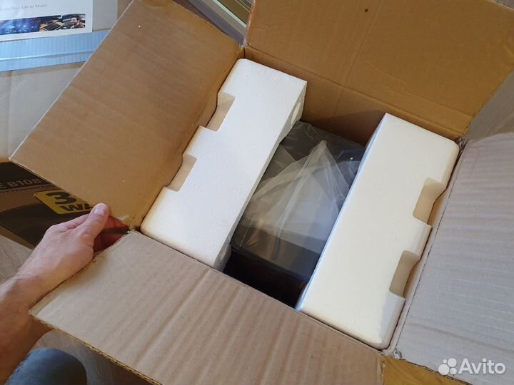 Активные акустические колонки Behringer B108D