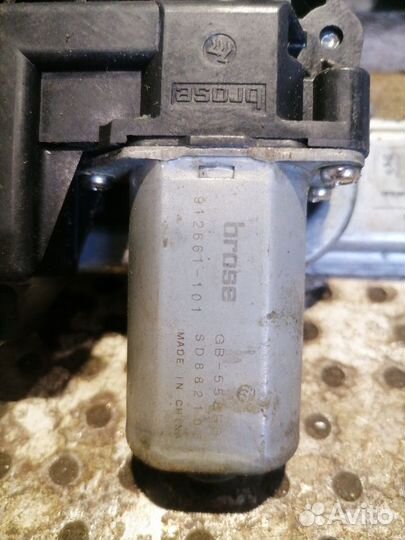 Стеклоподъемник задний правый Peugeot 408