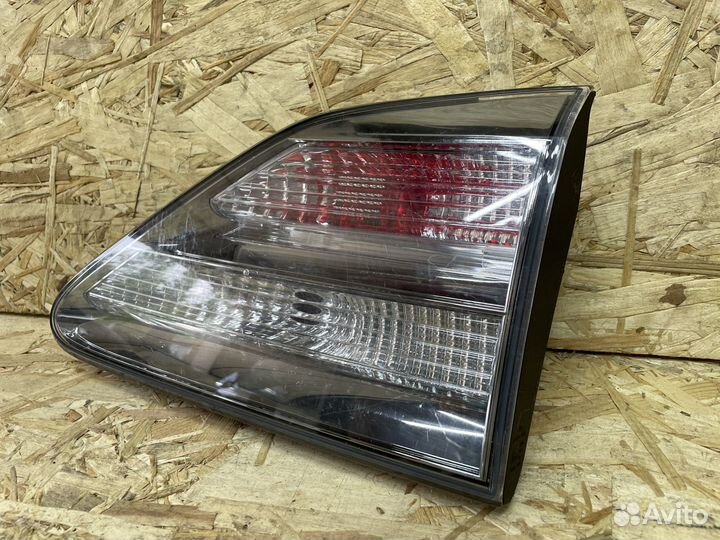 Задний правый фонарь в крышку Lexus RX 3
