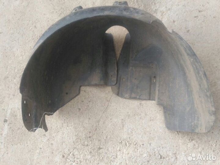 Подкрылок задний левый Volkswagen Passat B5+
