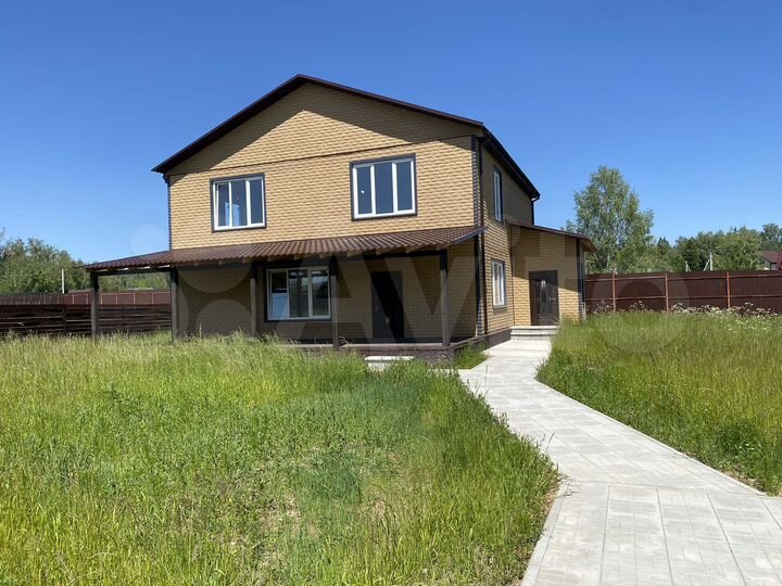 Дом 254 м² на участке 10,5 сот.