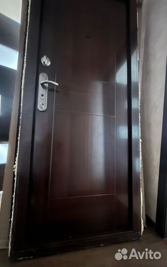 Дверь входная металлическая