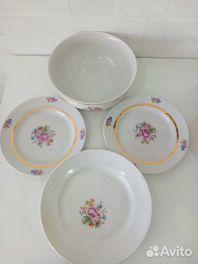 Тарелки и салатница СССР фабрики Чайка 1971 г