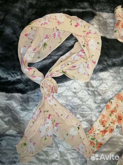 Шарф, платок с принтом и заколкой, брошкой
