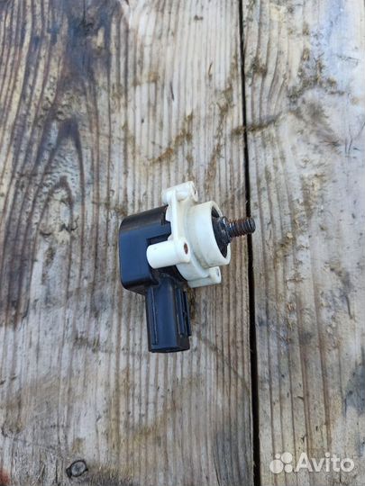 Датчик положения кузова Toyota Prius