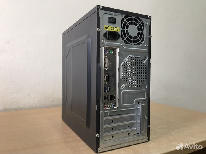 Шустрый компьютер для дома Core i3/4Gb/120Gb SSD