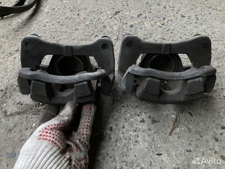 Суппорт тормозной Toyota